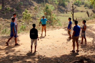 Trek - Petite pause pour s'initier au Cane ball ou Chinlon