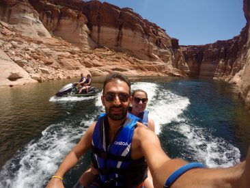 Jet Ski à 4 sur le lac Powell entre grandes étendues et canyons