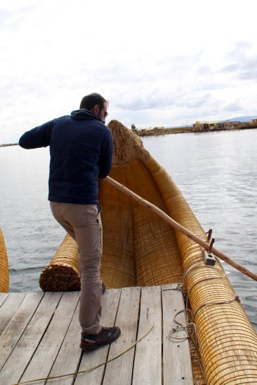 Iles d'Uros - Julien rame un peu